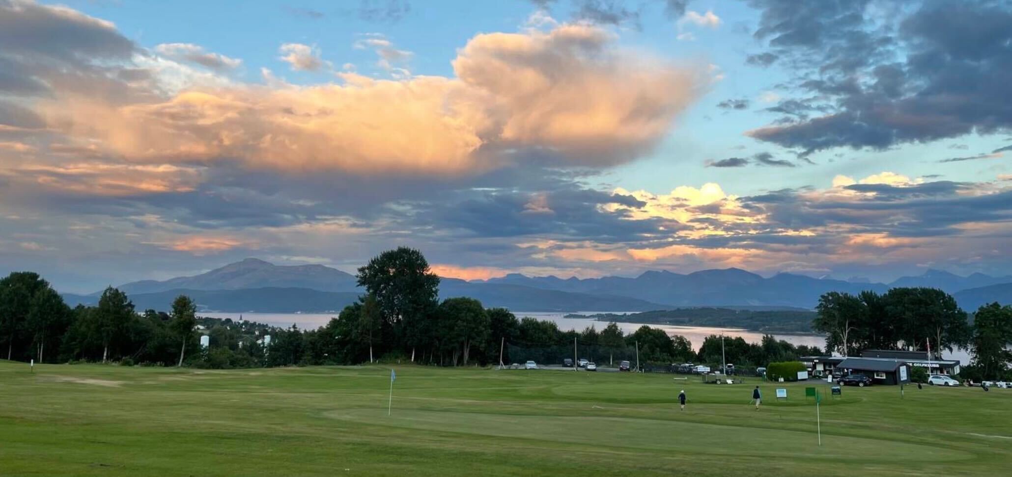 Molde Golfklubb ved solnedgang
